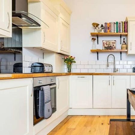 Number 7 Torquay Stunning Sea Views Apartment Bagian luar foto