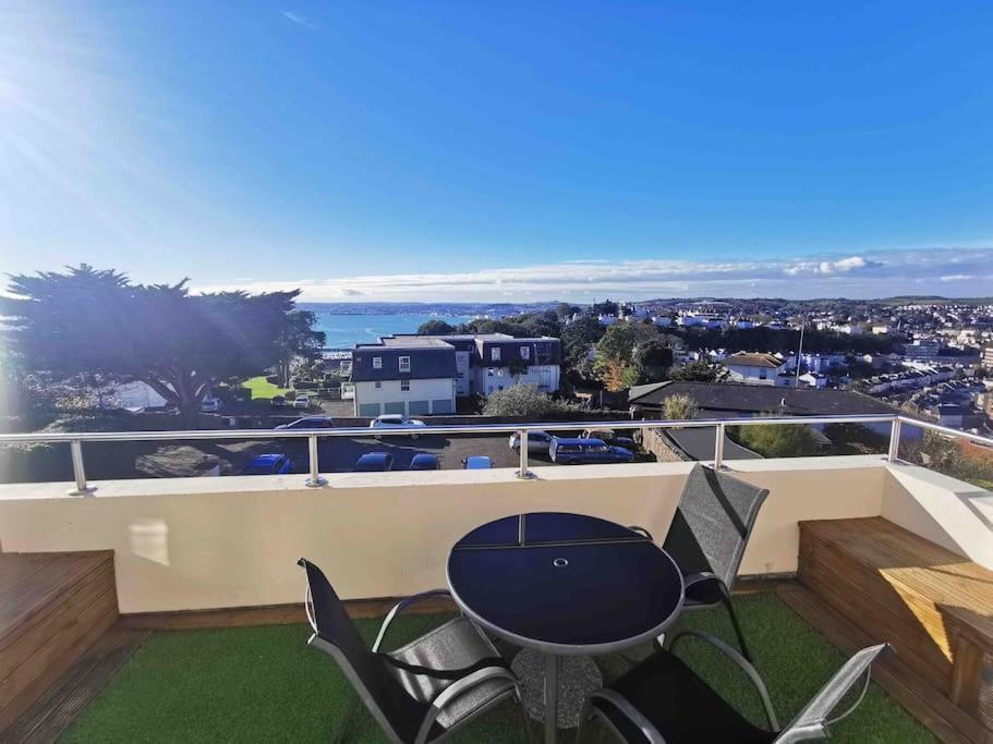 Number 7 Torquay Stunning Sea Views Apartment Bagian luar foto