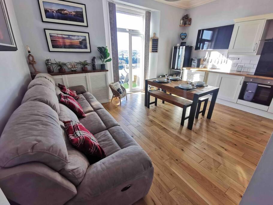Number 7 Torquay Stunning Sea Views Apartment Bagian luar foto