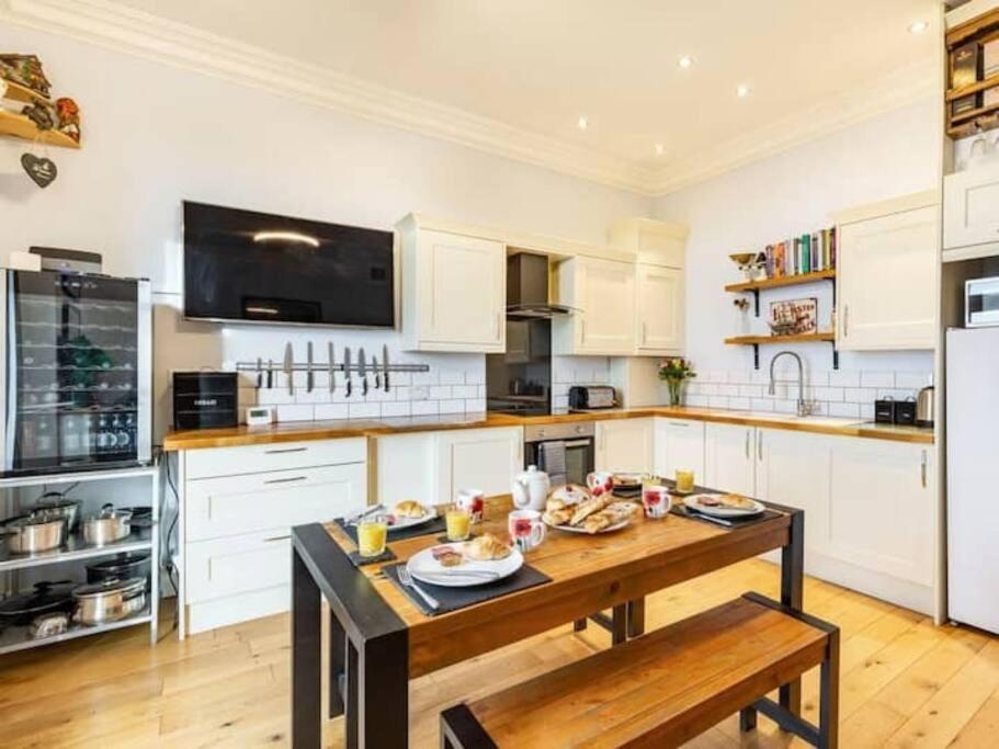 Number 7 Torquay Stunning Sea Views Apartment Bagian luar foto