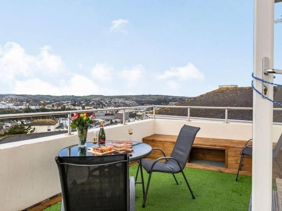 Number 7 Torquay Stunning Sea Views Apartment Bagian luar foto