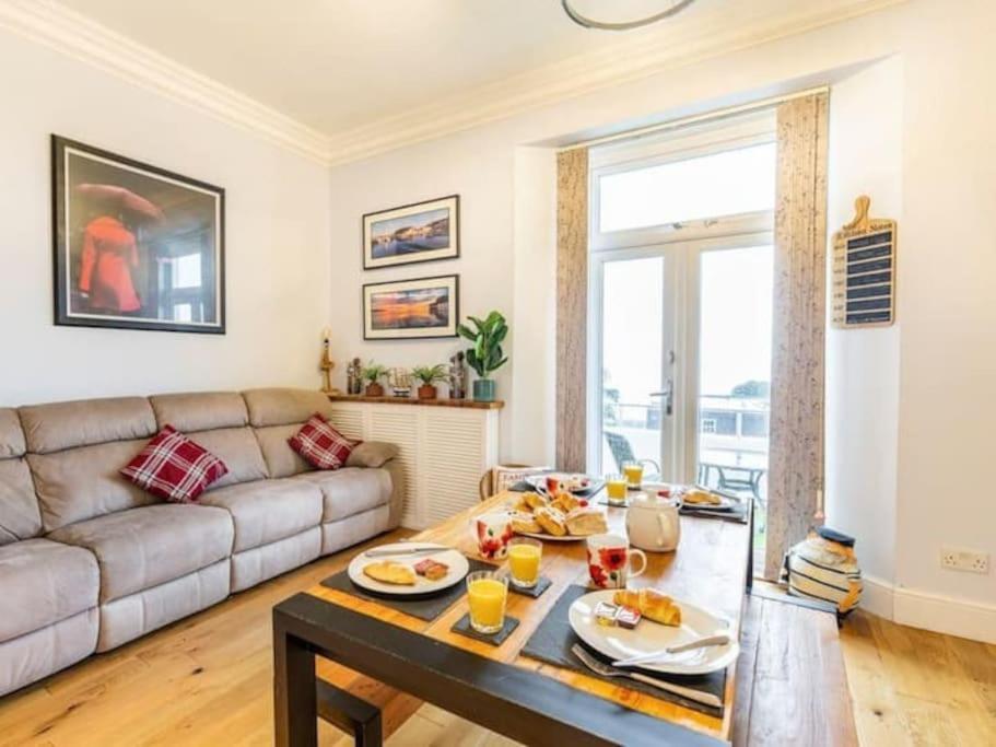 Number 7 Torquay Stunning Sea Views Apartment Bagian luar foto