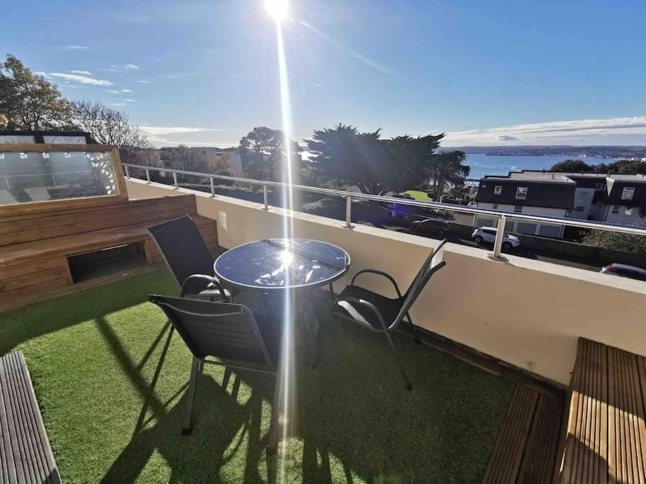 Number 7 Torquay Stunning Sea Views Apartment Bagian luar foto